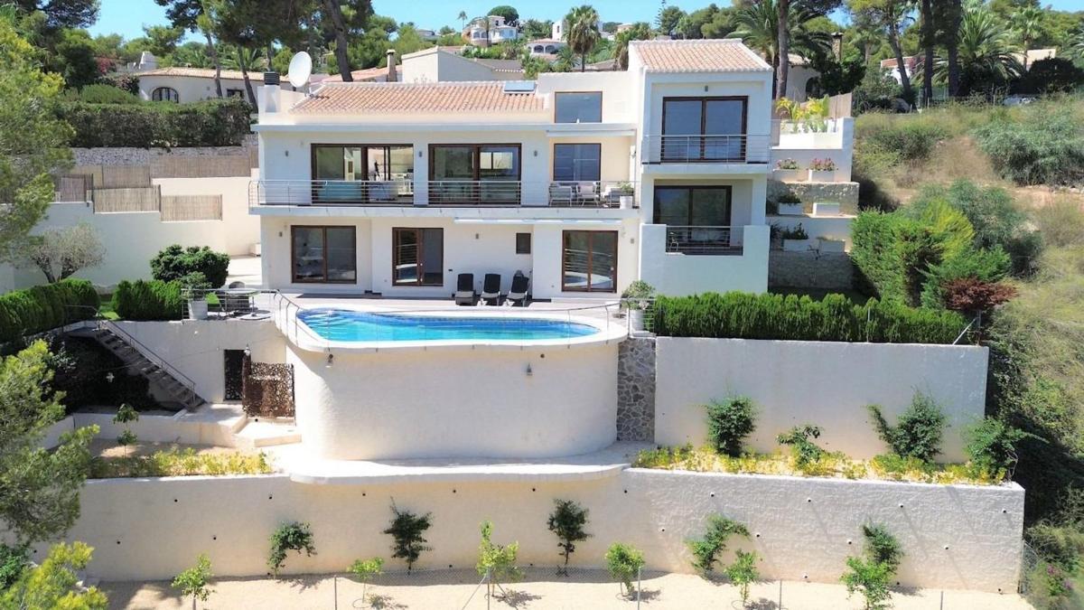 Properties for sale and rent in Spain photo 2