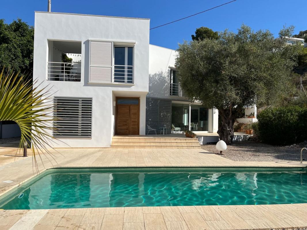 Properties for sale and rent in Spain photo 1
