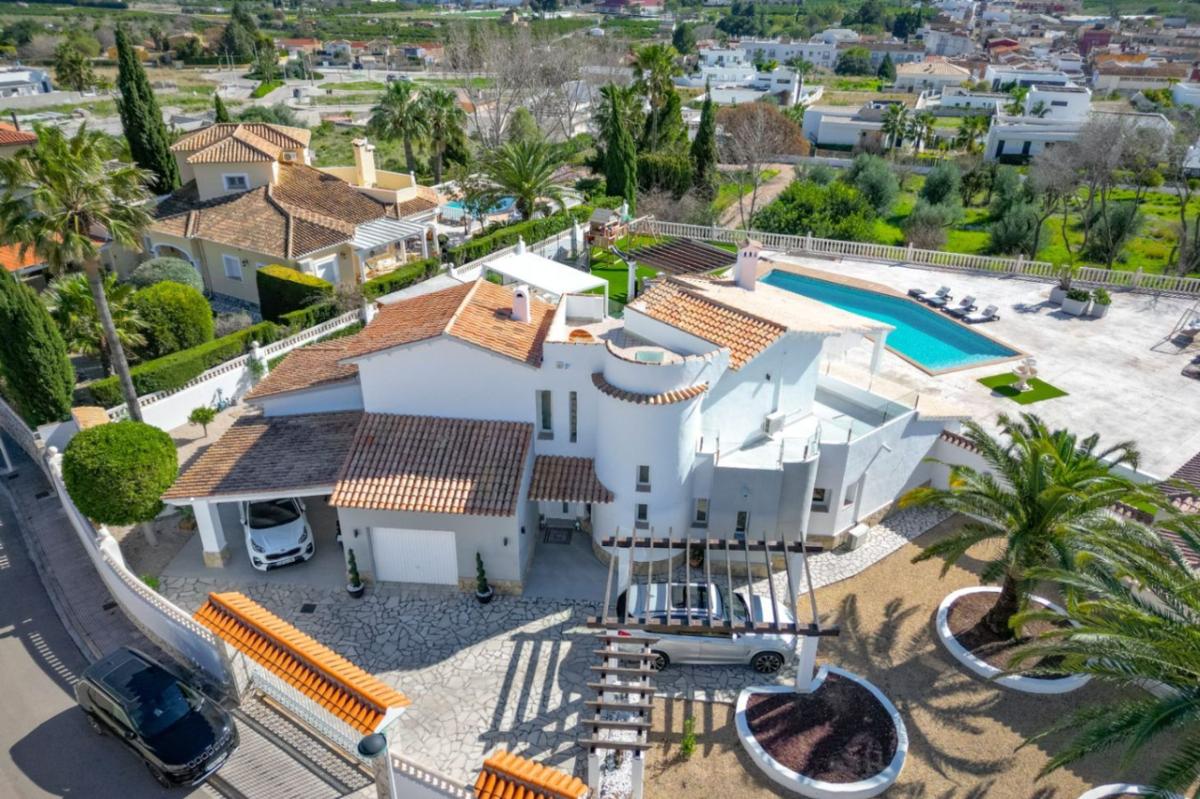 Propiedades en venta y alquiler en España photo 2