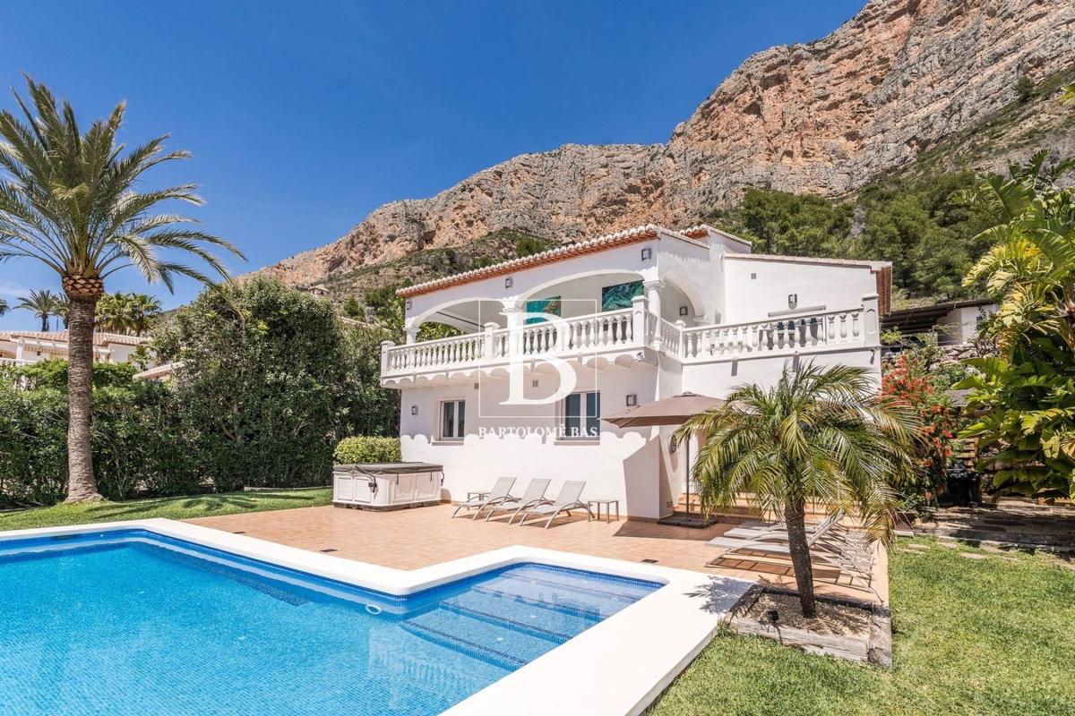 Propiedades en venta y alquiler en España photo 1