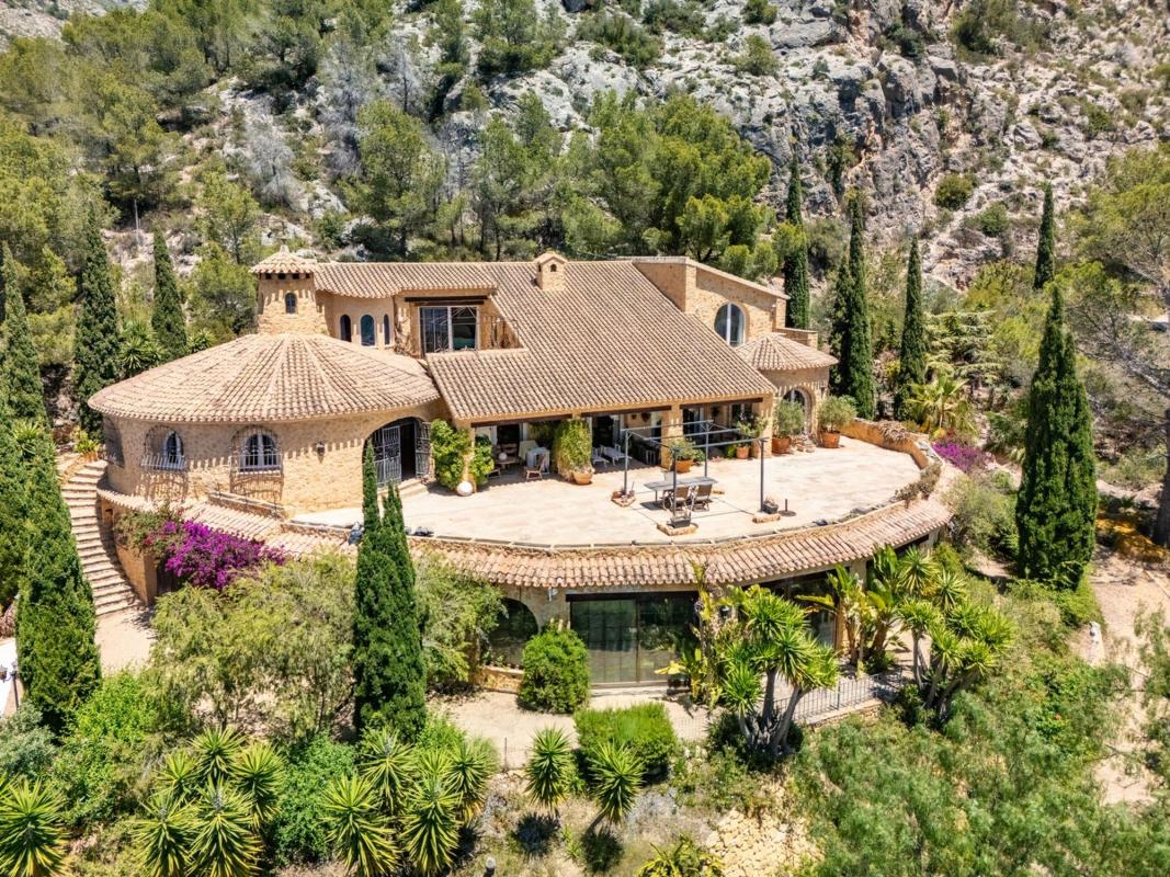 Properties for sale and rent in Spain photo 1