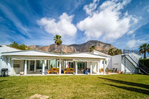 Chalet wolnostojący na sprzedaż w Casa o chalet en Calle Bahamas, Montgó - Ermita, Jávea/Xàbia, Jávea/Xàbia photo 1
