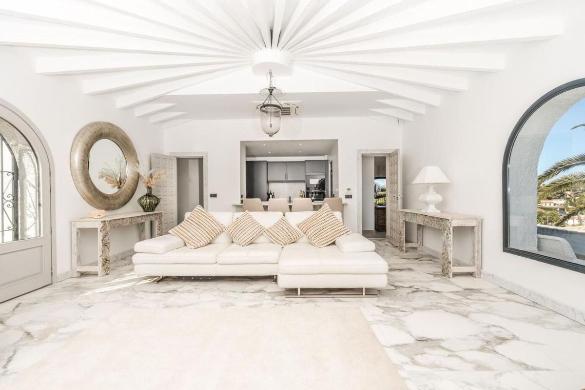 Properties for sale and rent in Spain photo 5