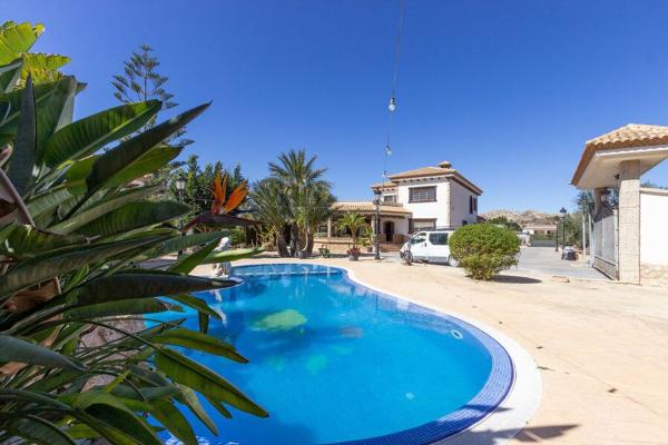 Independent chalet for sale in Casa o chalet en La Galia-Bonavista, Elche / Elx, Elche / Elx
thumbnail 2