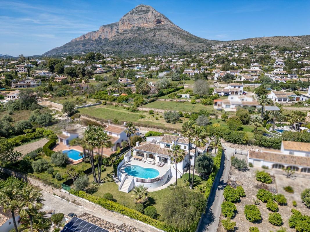 Properties for sale and rent in Spain photo 4