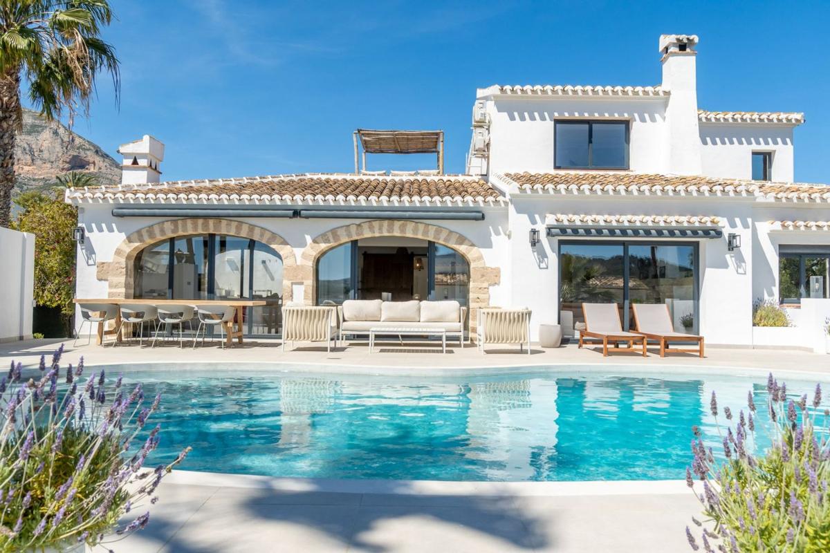 Properties for sale and rent in Spain photo 5