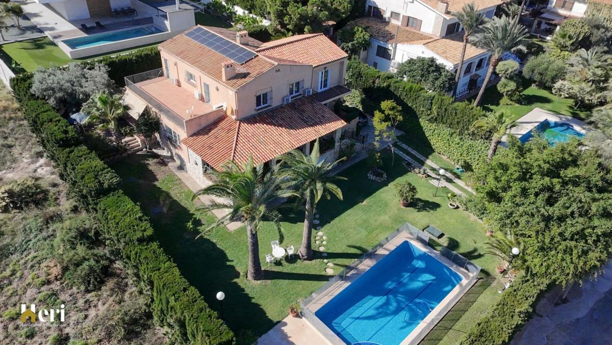 Propiedades en venta y alquiler en España photo 1