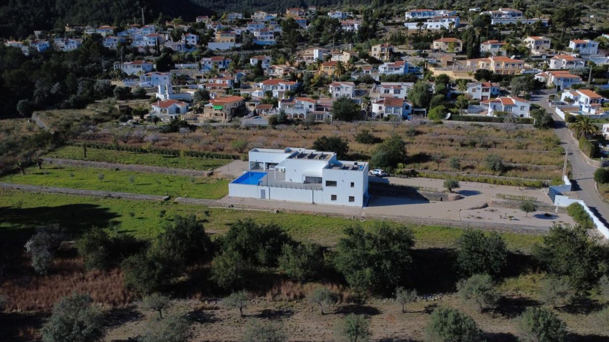 Propiedades en venta y alquiler en España photo 4