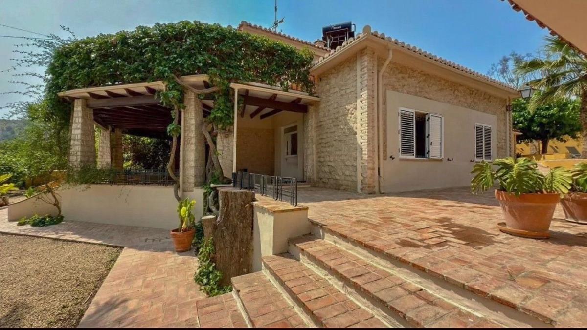 Sale of independent chalet in Casa o chalet en Vistahermosa, Alicante / Alacant, Alicante
photo 1
