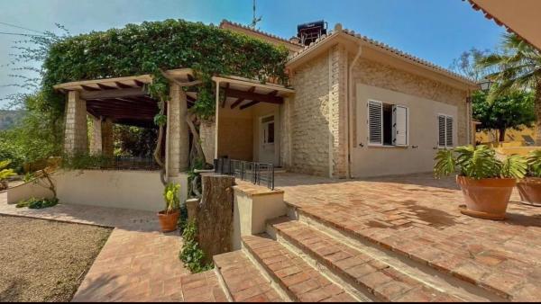 Chalet independiente en venta en Casa o chalet en Vistahermosa, Alicante / Alacant, Alicante / Alacant
 photo 1