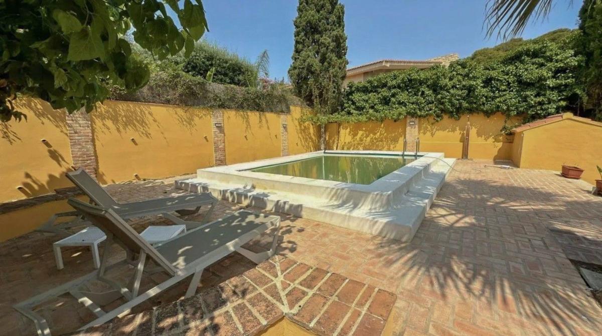 Sale of independent chalet in Casa o chalet en Vistahermosa, Alicante / Alacant, Alicante
photo 2