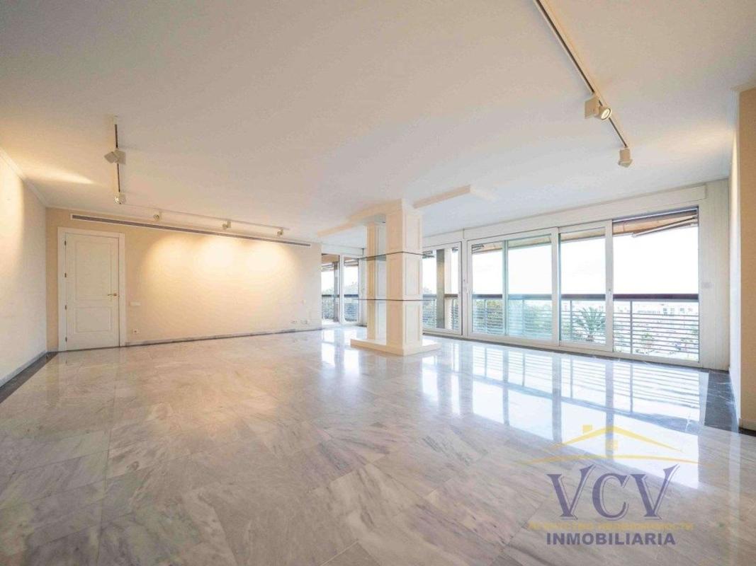 Venta de piso en Piso en Avenida del Doctor Gadea, Ensanche-Diputación, Alicante / Alacant, Alicante / Alacant
photo 1