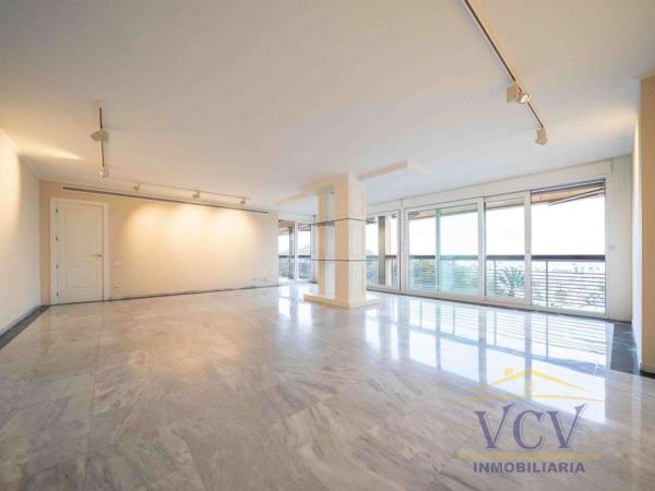 Sale of flat in Piso en Avenida del Doctor Gadea, Ensanche-Diputación, Alicante / Alacant, Alicante
photo 1