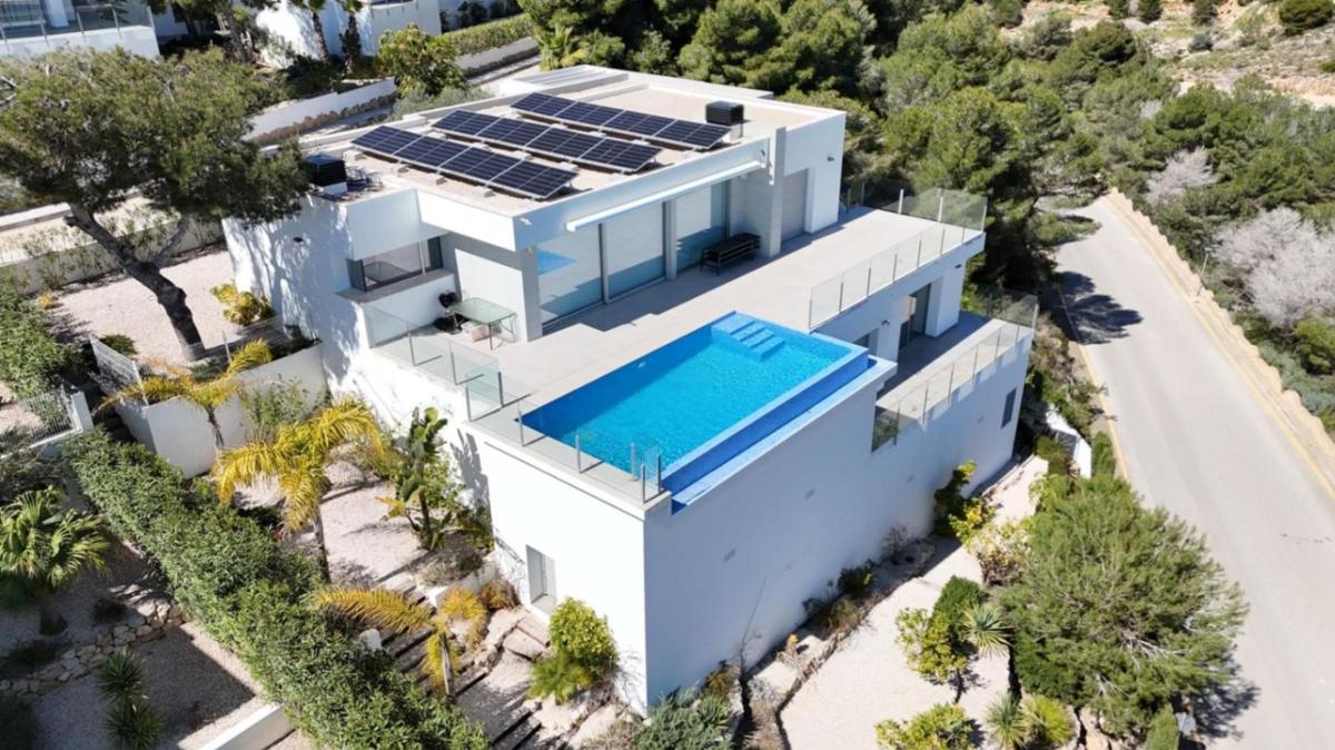 Properties for sale and rent in Spain photo 3