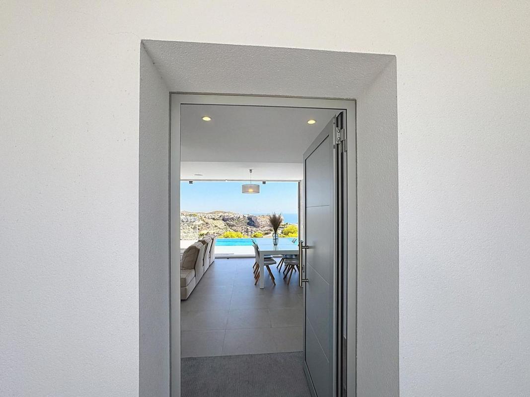 Properties for sale and rent in Spain photo 5