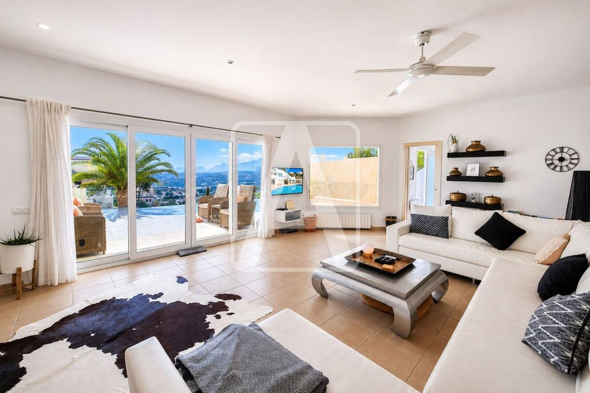 Properties for sale and rent in Spain photo 5
