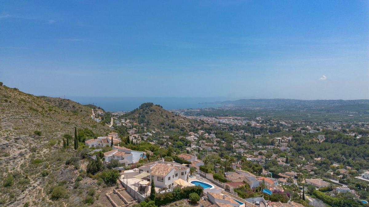 Properties for sale and rent in Spain photo 2