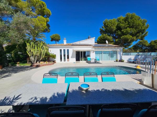 Independent chalet for sale in Casa o chalet en Moravit-Cap Blanc, Moraira, Moraira
 photo 1