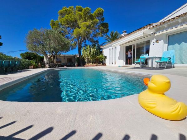 Independent chalet for sale in Casa o chalet en Moravit-Cap Blanc, Moraira, Moraira
 photo 4