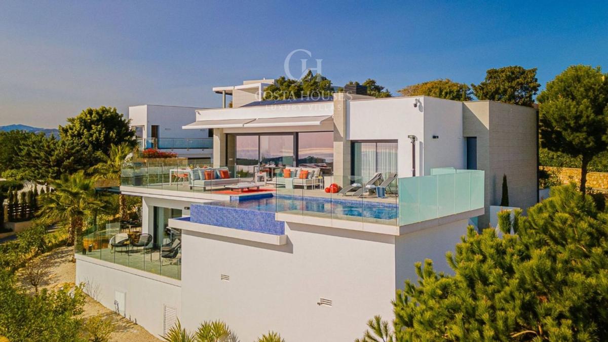 Properties for sale and rent in Spain photo 5
