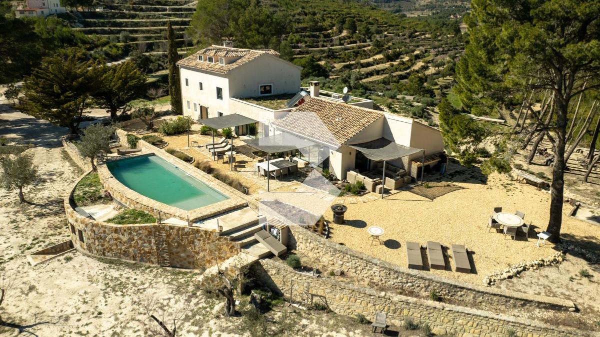Propiedades en venta y alquiler en España photo 1
