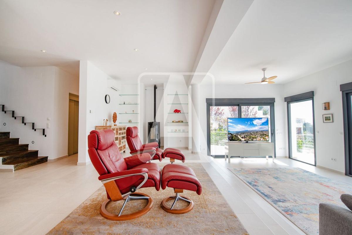 Properties for sale and rent in Spain photo 4
