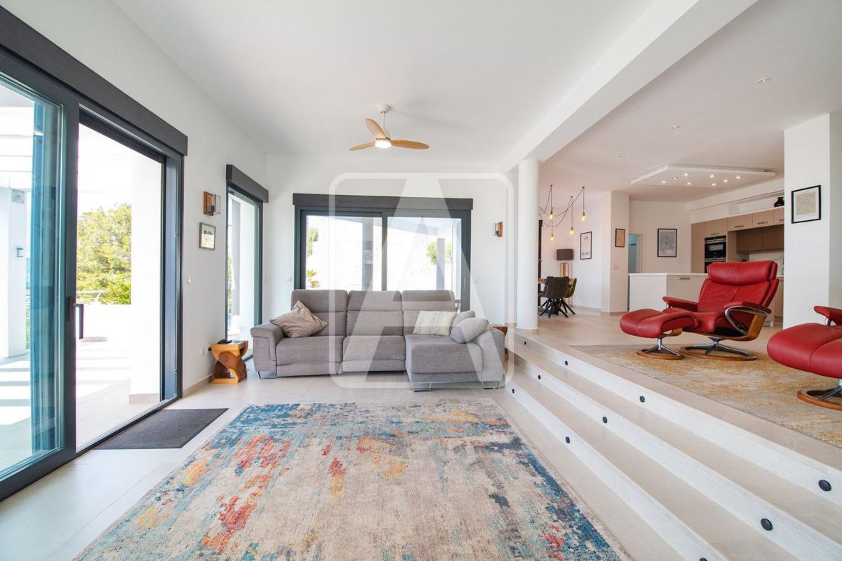 Properties for sale and rent in Spain photo 5