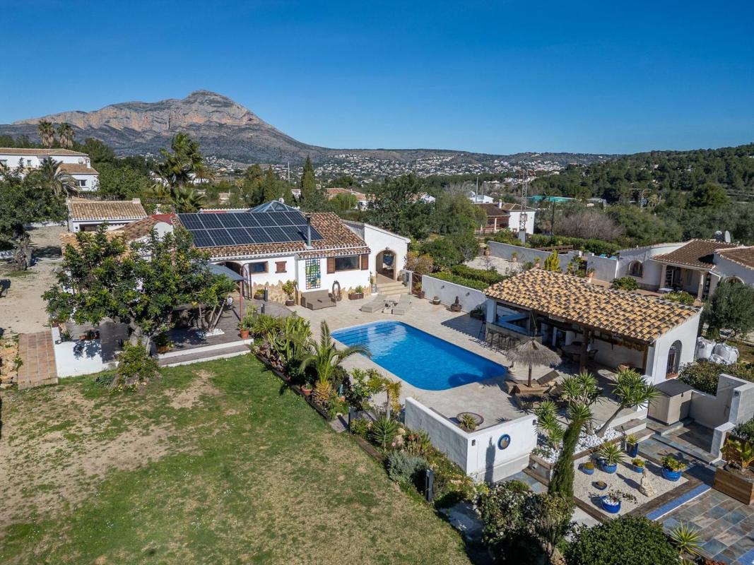 Properties for sale and rent in Spain photo 1