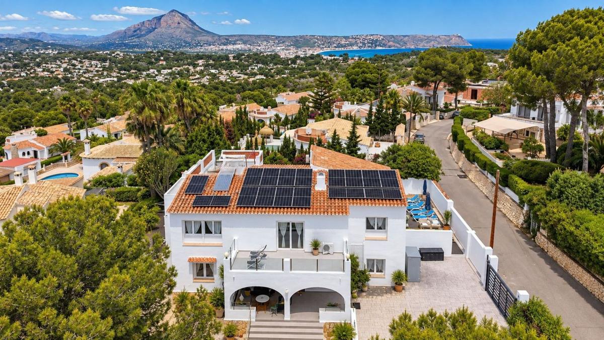 Properties for sale and rent in Spain photo 2