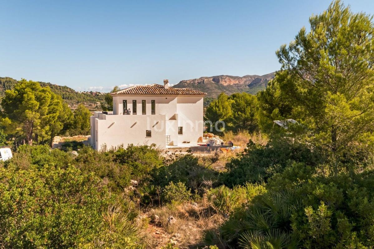 Properties for sale and rent in Spain photo 4