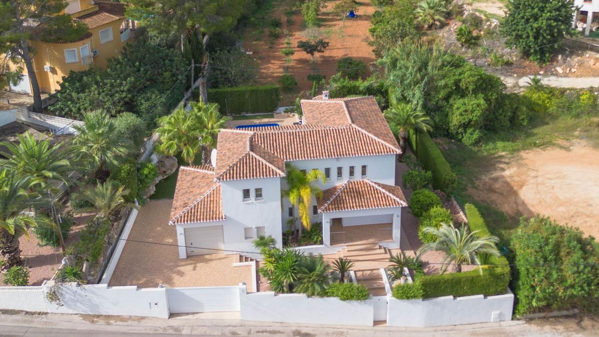 Properties for sale and rent in Spain photo 1