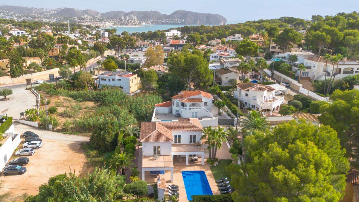 Properties for sale and rent in Spain photo 2