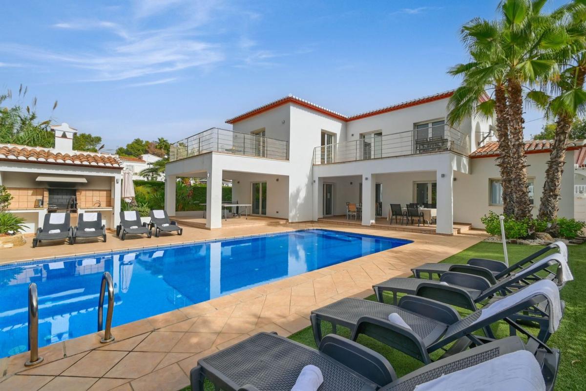 Properties for sale and rent in Spain photo 4