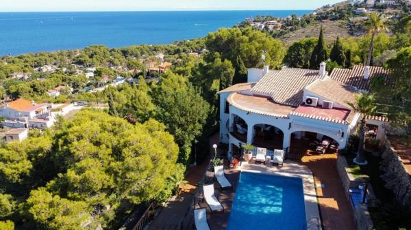 Casa o chalet independiente en Les Rotes/Las Rotas, Denia thumbnail 2