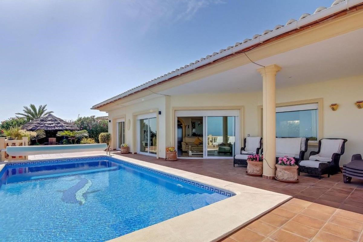 Sale of independent chalet in Casa o chalet en Casco Urbano, Moraira, Moraira
photo 2