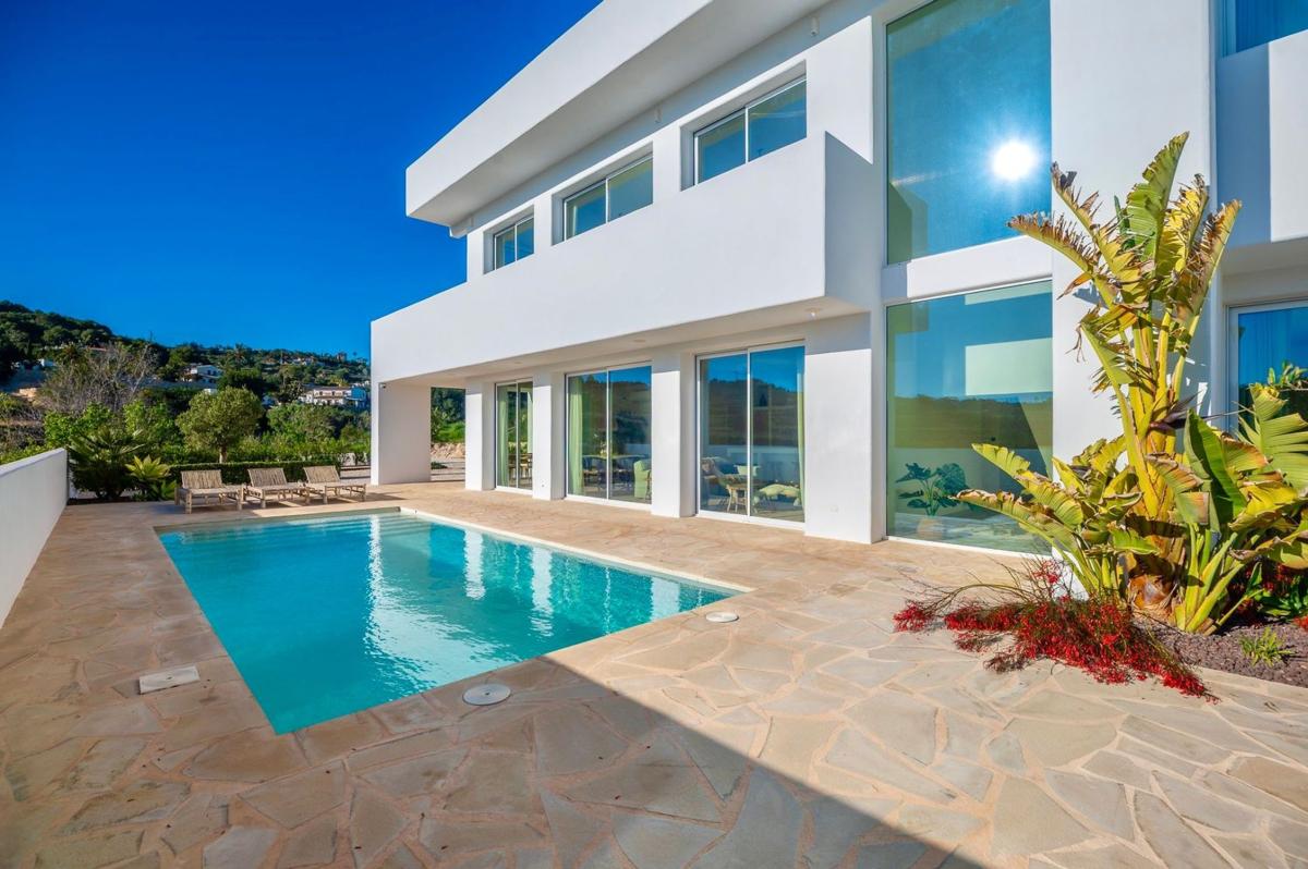 Properties for sale and rent in Spain photo 1