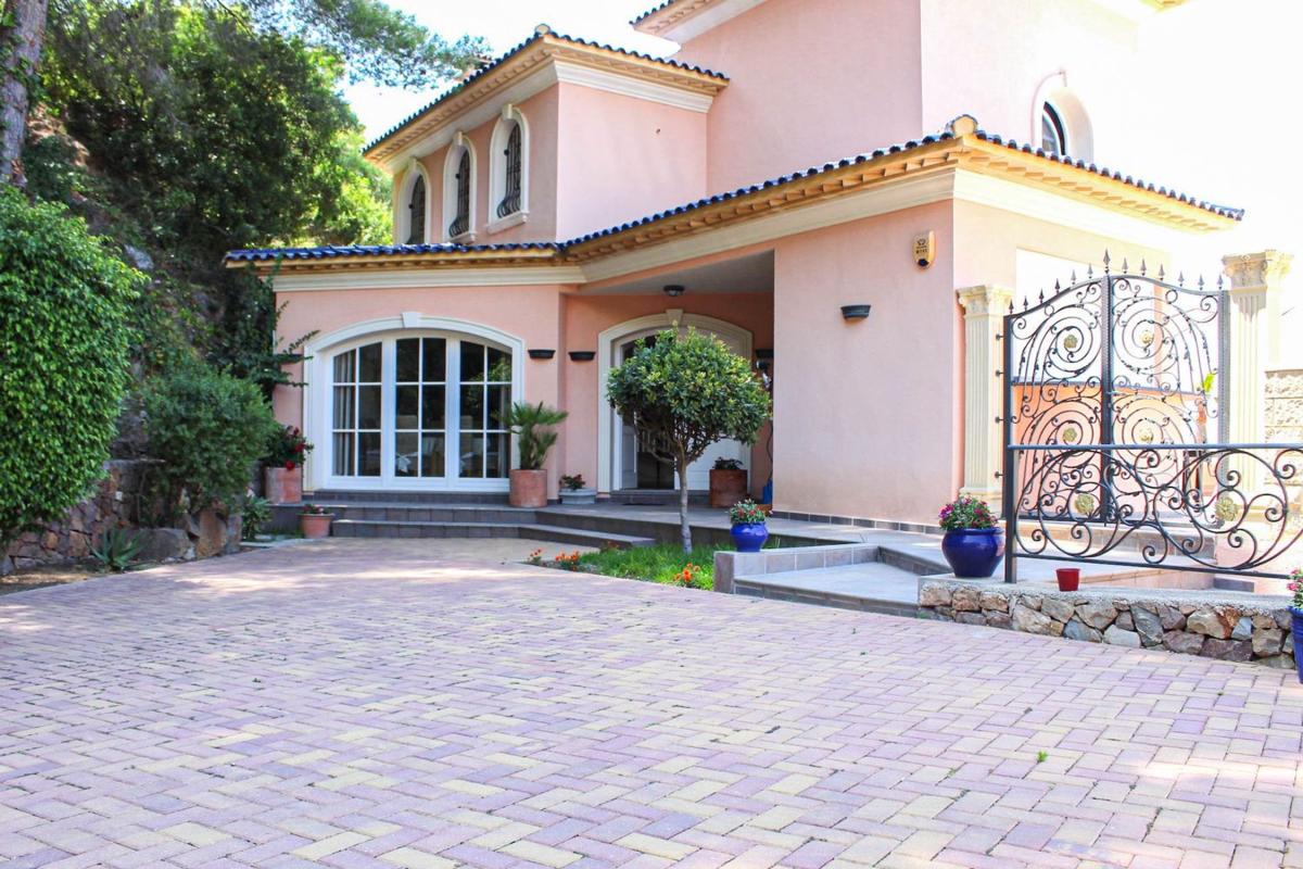 Недвижимость на продажу и в аренду в Испании photo 2