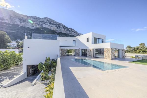 Casa o chalet independiente en Calle Xicaranda, El Montgó, Denia photo 1