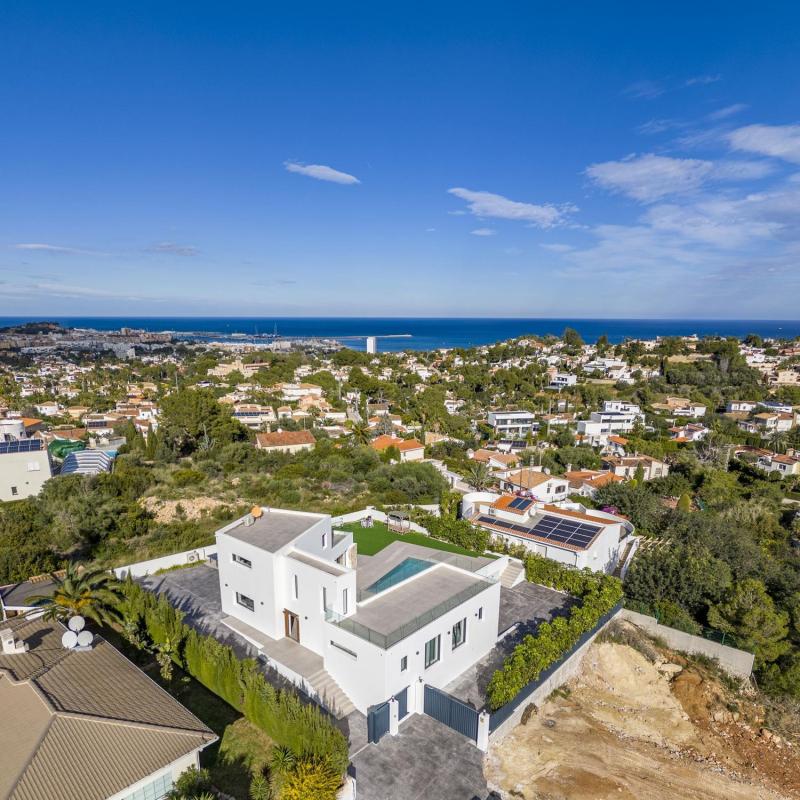 Properties for sale and rent in Spain photo 2