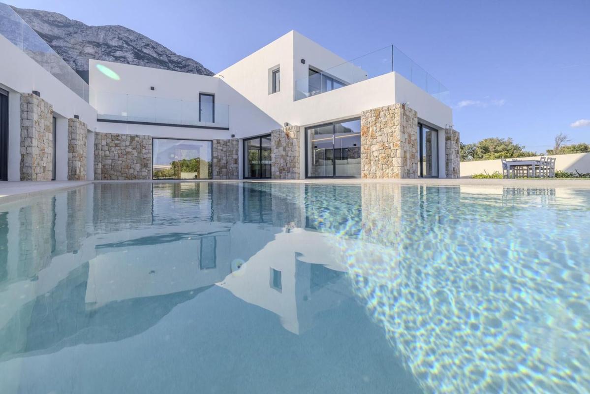 Properties for sale and rent in Spain photo 3