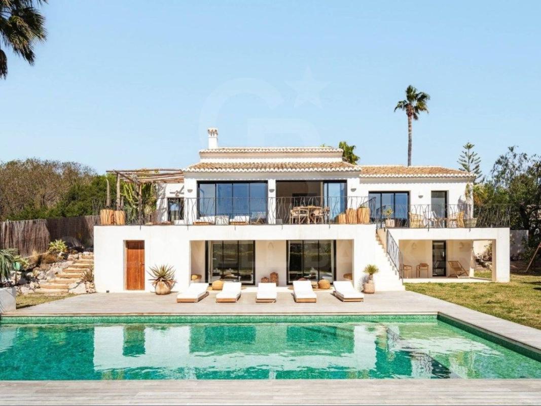 Propiedades en venta y alquiler en España photo 1
