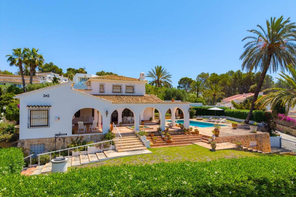 Properties for sale and rent in Spain photo 2