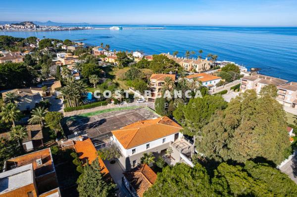 Chalet wolnostojący na sprzedaż w Casa o chalet en Calle Io, Les Rotes/Las Rotas, Denia, Dénia photo 1