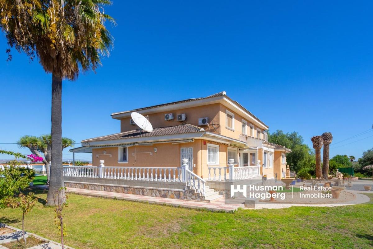 Venta de chalet independiente en Casa o chalet en Lugar 3, Centro, San Miguel de Salinas, San Miguel de Salinas
photo 5