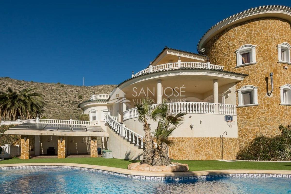 Properties for sale and rent in Spain photo 2
