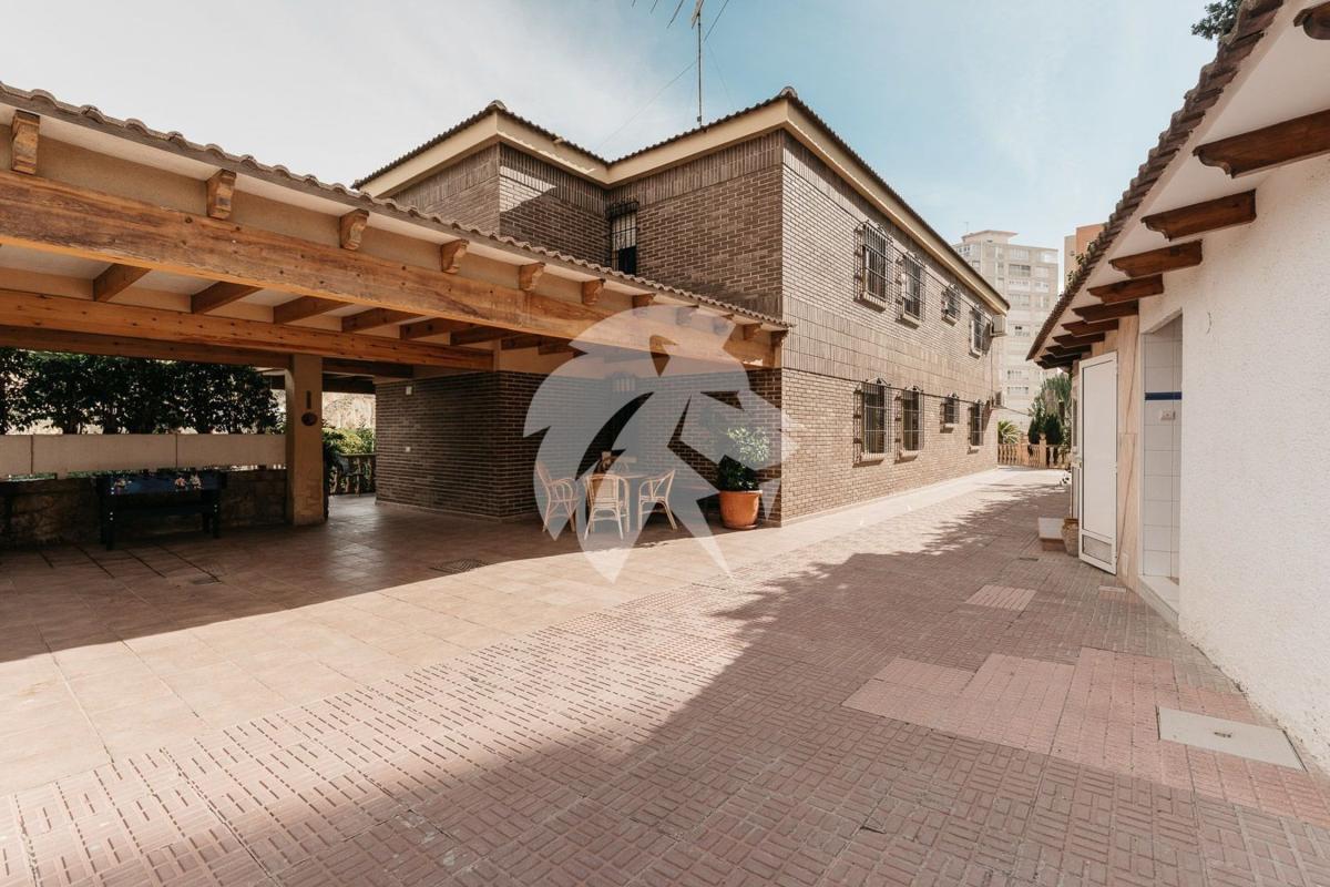 Propiedades en venta y alquiler en España photo 1