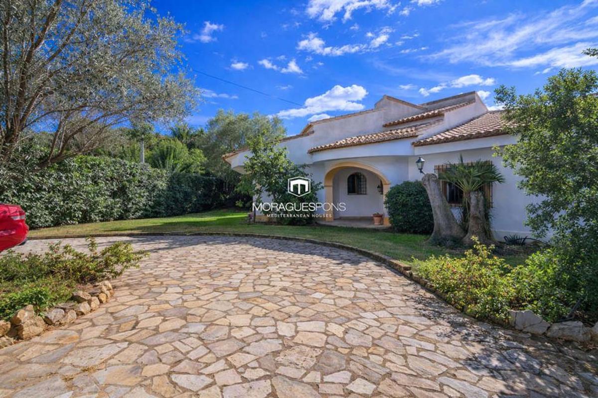 Properties for sale and rent in Spain photo 4