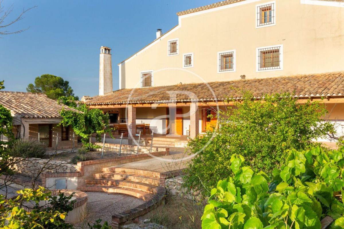 Properties for sale and rent in Spain photo 2