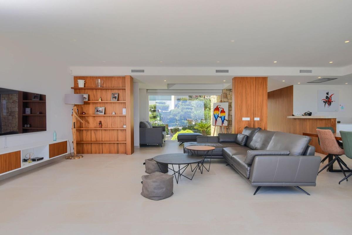 Properties for sale and rent in Spain photo 3