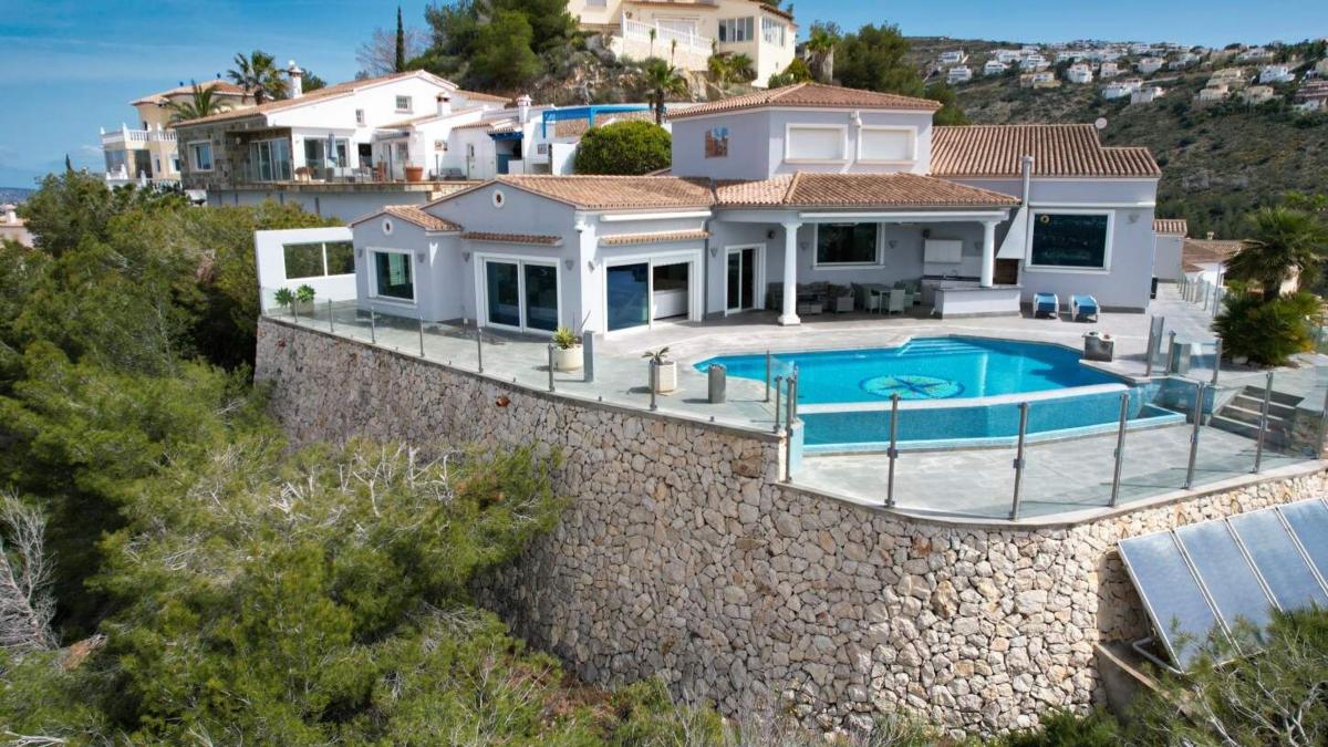 Properties for sale and rent in Spain photo 4
